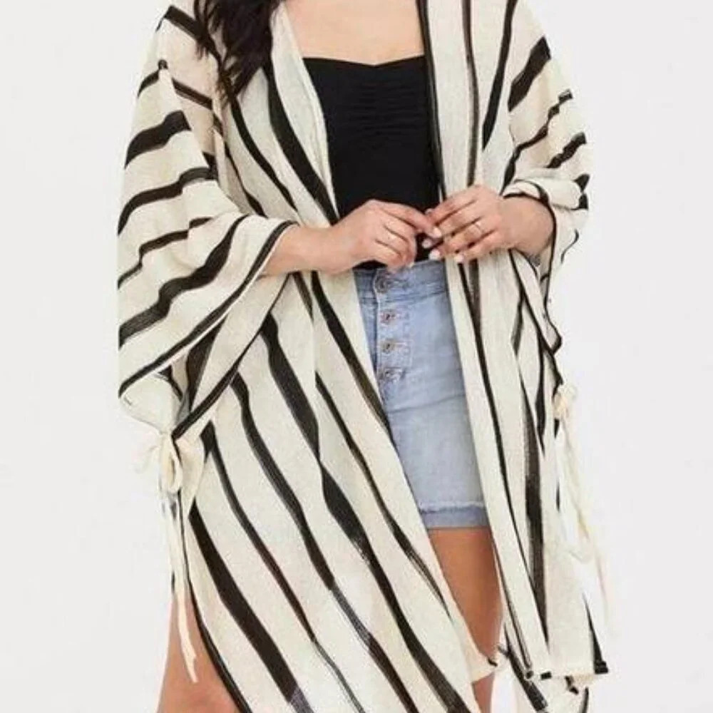 Torrid Ivory & Black Stripe Ruana One Size